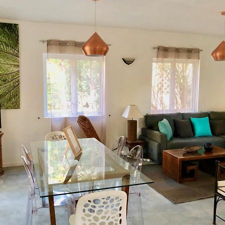 Beachfront Villa In A Beautiful And Secured Complex Flic-en-Flacq Kültér fotó
