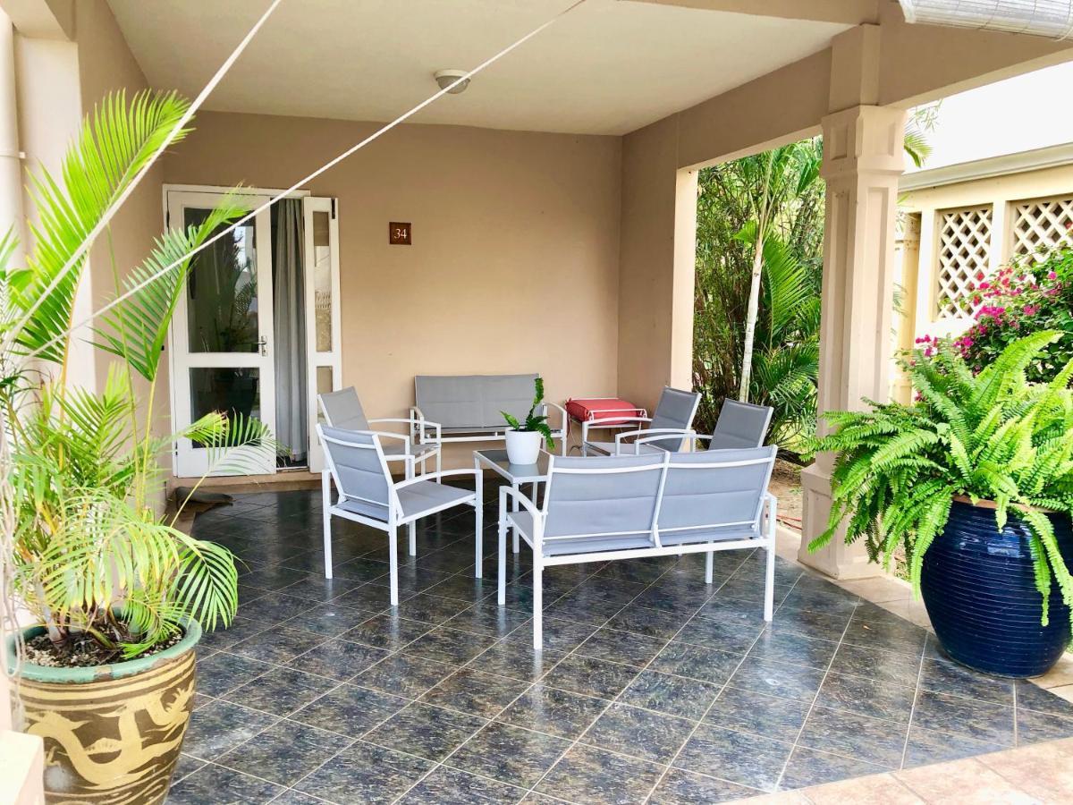 Beachfront Villa In A Beautiful And Secured Complex Flic-en-Flacq Kültér fotó